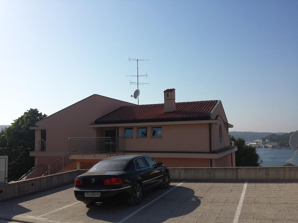 Apartments Seafront Villa Πούλα Εξωτερικό φωτογραφία